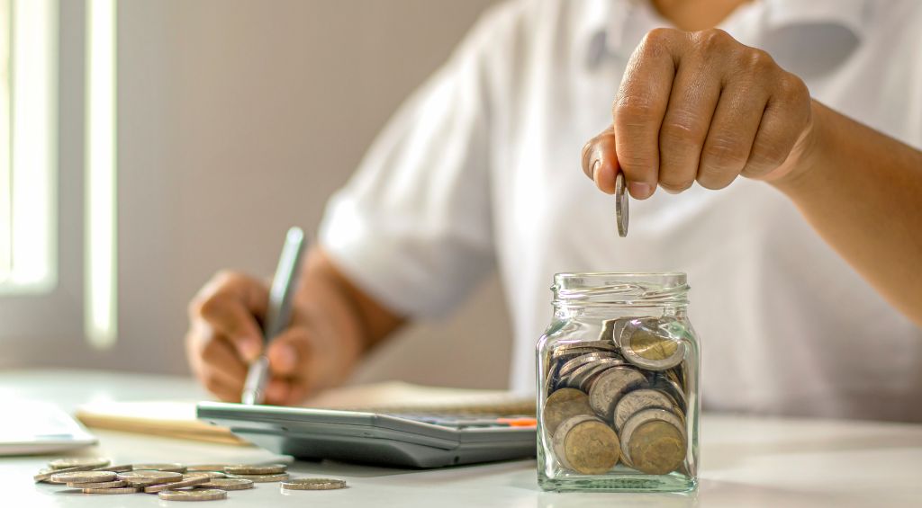 Dicas para economizar dinheiro no dia a dia com praticidade 5 dicas para economizar dinheiro